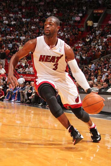 德转评年度最佳左边锋：迪亚斯、KK、拉菲尼亚、维尼修斯入围（德转公布年度最佳左边锋候选：迪亚斯、KK、拉菲尼亚、维尼修斯上榜）