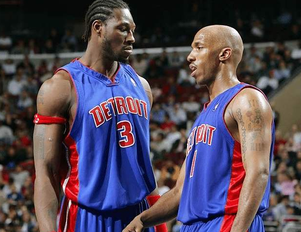 广东男篮防守反击轻取上海（广东男篮快攻致胜，轻松击败上海）