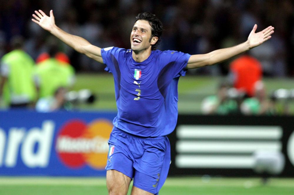 戴拇指护具打球！弗拉格：竞技体育不需要借口 这对球感没影响（戴着拇指护具也能打球，弗拉格：竞技不讲借口，球感照常）