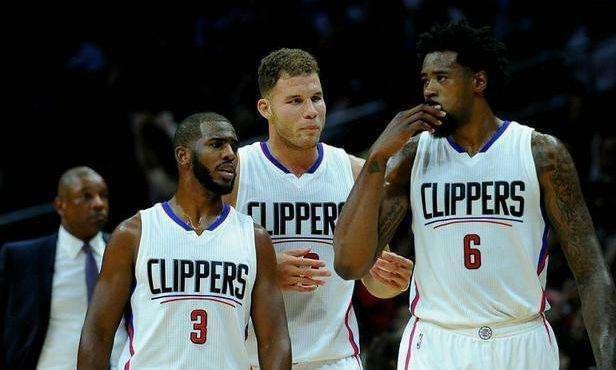 英超半场：两队合计零射正，琼斯远射中框，利兹联0-0利物浦（英超半场战报：利兹联0-0利物浦，双方零射正，琼斯远射中柱）