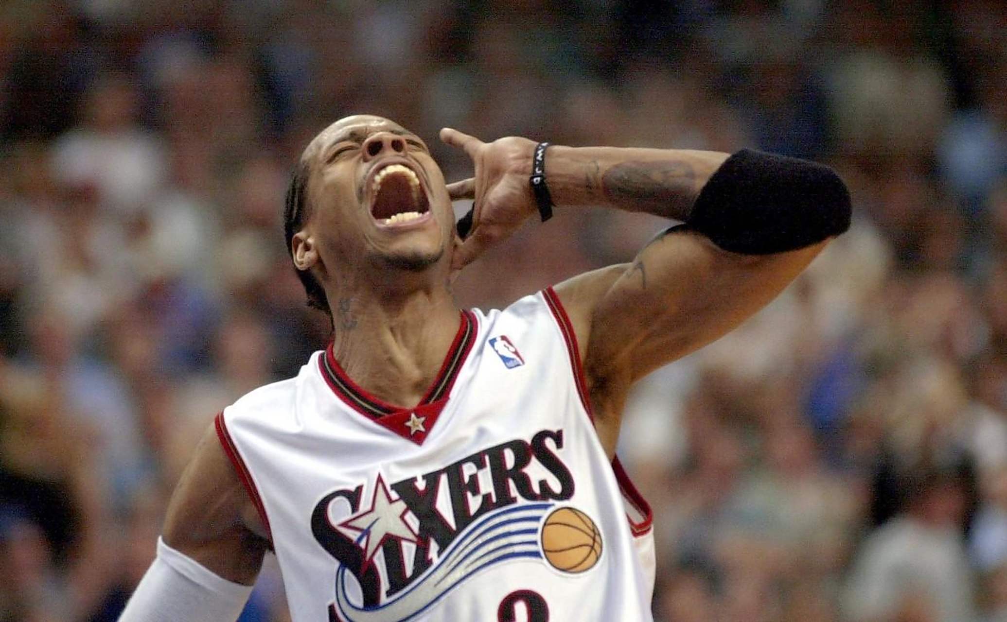 中超官方发2025赛季前四排名走势图：榜首共12次易主（中超官方公布2025赛季前四走势：榜首位置12次更替）