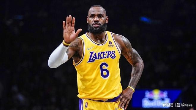 商业互吹！哈珀to卡斯尔“你突破很流畅” 后者：看哈珀集锦学的（哈珀与卡斯尔互夸：哈珀赞其突破流畅，卡斯尔称看哈珀集锦学的）