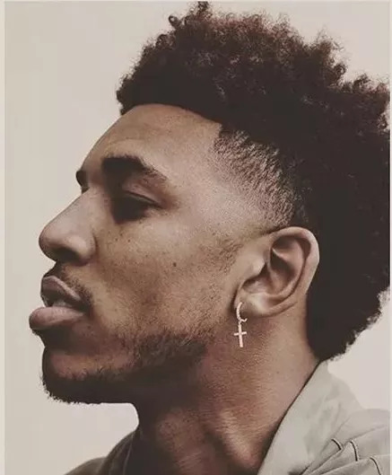 西甲半场：布坎南世界波破门，比利亚雷亚尔暂1-0赫塔菲（西甲半场战报：布坎南精彩远射建功，比利亚雷亚尔暂1-0领先赫塔菲）