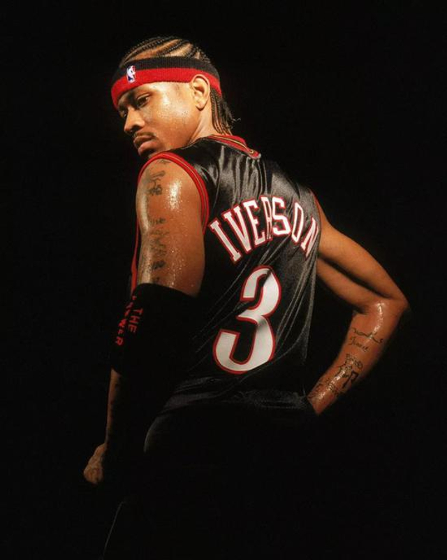 弗拉格高效22分，末节关键时刻精彩发挥带走比赛（弗拉格高效取22分，末节关键时刻发力锁定胜局）